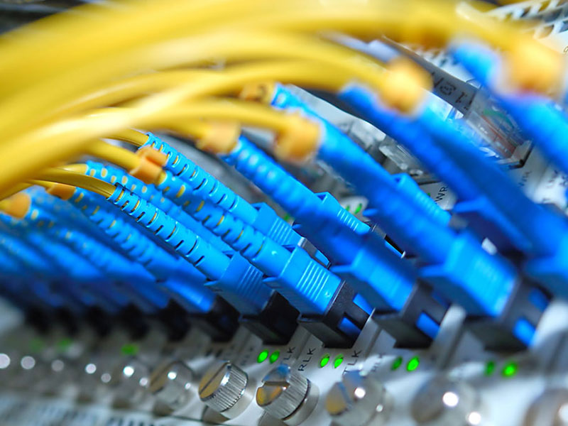 Fiber sonlandırma ve ağ bağlantı uçları görseli
